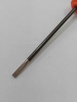 Tua vít thép trui cán cao su Asaki AK-6328, 6x125mm