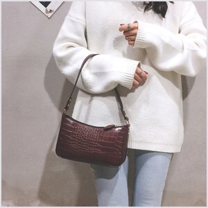 Túiđeo vai Charles & Keith TX020