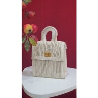 Túi da giả cói màu trắng còn 1 chiếc xả nốt