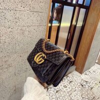 Túi da lì dập nổi