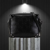 TÚI ĐEO CHÉO GUCCI HỘP HỌA TIẾT GG NỔI