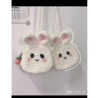 túi đeo chéo hình mặt thỏ bằng len .