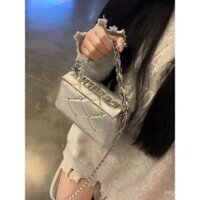 Túi hộp hình thoi màu bạc bùng nổ 2024 Túi Đeo Chéo Dây Xích đinh tán một vai thời trang cao cấp mới