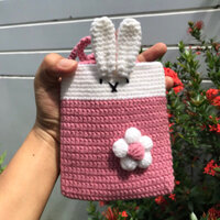 Túi len đựng điện thoại hình thỏ.