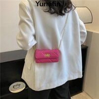Túi vuông nhỏ màu tinh khiết YUNAFIN, Túi xách dây chuyền PU kim loại, Túi đeo xích