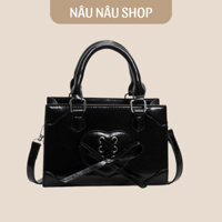 Túi xách cầm tay vuông nổi bật.Thiết kế thời trang trẻ trung