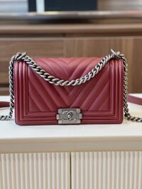 Túi Xách Chanel Boy Medium Replica 11 Cao Cấp Vân Chữ V Màu Đỏ 25cm