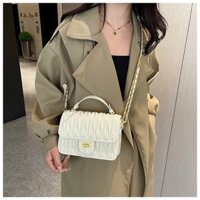 Túi Xách Đeo Chéo Nữ Kết Hợp Cầm Tay Xinh Xắn Dịp Tết 2025 Size 20cm Vân Dập Nổi Cá Tính 2 Màu Đen Trắng Dễ Phối Đồ MS38