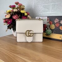 Túi xách Gucci màu trắng size 19cm