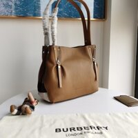 Túi xách nữ Burberry 39636381 da dày hạt vải nhập khẩu