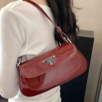 túi xách nữ charles&keith 2024 Túi Baguette mới, Túi nách Niche sang trọng, Túi một vai đa năng của phụ nữ, Tiện dụng đeo chéo, Túi da bằng sáng chế màu đen