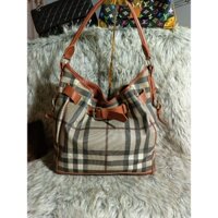 Túi xách si hiệu BURBERRY