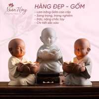 Tượng Chú Tiểu Mini Gốm Sứ Đỡ Nến Dâng Phật Mang Lại Bình An, An Nhiên - Pháp Phục Xuân Hồng