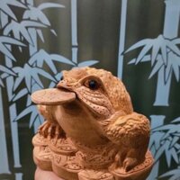 Tượng Con Cóc ngậm tiền vàng tài lộc, Gỗ Xá Xị