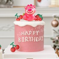 Tượng gấu dâu (Lotso) ôm quả dâu (nhựa cứng).