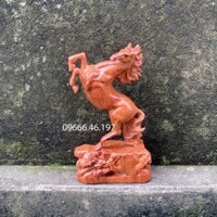 Tượng gỗ ngựa nhất mã đứng đế tùng cao 20cm và 30cm chất liệu gỗ hương nguyên khối