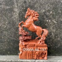 Tượng gỗ ngựa nhất mã đứng đế tùng cao từ 30cm đến 50cm chất liệu gỗ hương nguyên khối