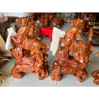 Tượng gỗ ngựa nhất mã mẫu mới cao 30cm và 40cm chất liệu gỗ hương nguyên khối