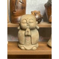 Tượng gốm chú tiểu chắp tay, tượng gốm ninh thuận chăm bàu trúc size 15cm
