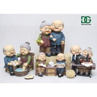 Tượng ông bà anh hạnh phúc nhiều kiểu áo xanh