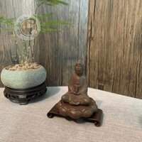 Tượng Phật bà ngồi thiền