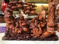 TƯỢNG PHẬT DI LẶC TAM PHÚC NGỰ GỐC CÂY TÙNG BẰNG GỖ HƯƠNG ĐÁ TÔ LÀM MẦU GIẢ CỔ KT 453215CM