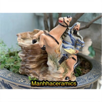 Tượng quan công cưỡi ngựa bên chậu trồng cây gốm sứ Bát Tràng