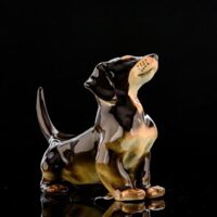 Tượng sứ “Giống chó Đức”