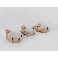 Tượng sứ mini chú tiểu tự tại nằm cao 10cm