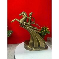 Tượng Thánh Gióng đúc bằng đồng vàng màu nâu - Tượng thánh Gióng