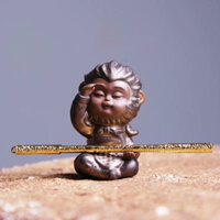 Tượng Tôn Ngộ Không giơ tay siêu độc lạ