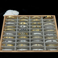 Tuyển tập các mẫu Vòng Tay Titan, Lắc tay Titan Cứng giành cho Nữ