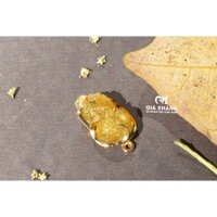 Tỳ Hưu tóc vàng bọc viền có 2 móc ở đầu để xâu vòng