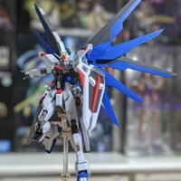 [Tỷ lệ khen ngợi 95%] Strike Freedom Gundam Model HG Mobile Suit Đỏ Dị Giáo Kỳ Lân Hình Trang Trí Đồ Chơi Lắp Ráp MG2101
