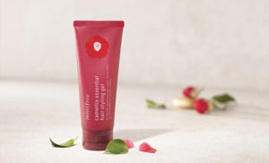 Ủ dưỡng tóc chiết xuất hoa trà Innisfree Camellia Essential Hair Treatment