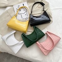 Underarm bag women's 2021 summer new fashion fashion French texture small baguette Joker shoulder bag