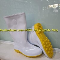 Ủng nhựa chống trơn trượt chất liệu PVC màu trắng đế vàng RB006- Hình thật