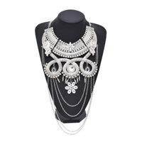 [Ưu đãi đặc biệt giải phóng mặt bằng] Vòng cổ hợp kim thời trang châu Âu Mỹ Vòng cổ hình học tam giác Phụ kiện nữ