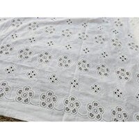 Vải thô thêu trắng