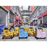 Vali ngồi cho bé
