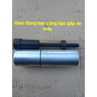 Vam đóng bạc càng bạc gắp xe máy