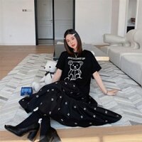 Váy bầu đen in hình gấu chân váy non nhật thêu hình hoa nhỏ