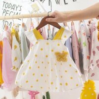 Váy chấm bi cánh bướm