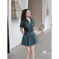 Váy chất liệu denim cổ phối sơ mi đính cúc đồng may ly dáng chữ A kèm đai cá tính