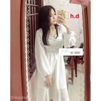 Váy cổ tim điệu đà ba cúc ở ngực với phong cách tiểu thư duyên dáng