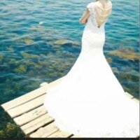 Váy cưới đuôi cá như hinh