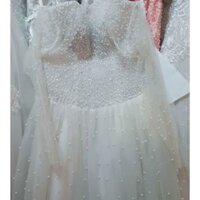 Váy cưới tùng xoè công chúa tay dài đính cườm