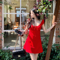 Váy đỏ cổ vuông tay cánh én dáng đuôi váy chữ A tôn dáng