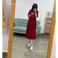 Váy đỏ đô dáng suông, xẻ gấu 2 bên, hoa thêu tay khung tròn