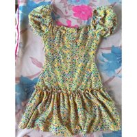 Váy hoạ tiết hoa nhí vàng xanh cổ vuông cực xinh